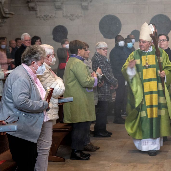 Mit einem Gottesdienst im St.-Paulus-Dom hat Bischof Dr. Felix Genn den von Papst Franziskus ausgerufenen weltweiten synodalen Weg für das Bistum Münster eröffnet.