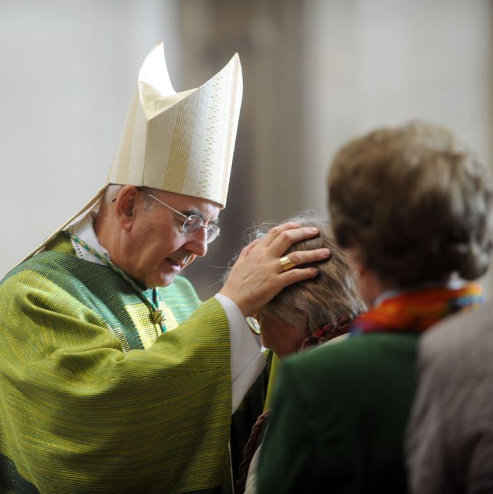 Münsters Bischof Dr. Felix Genn lädt am 17. September zu einer Segensfeier für Hinterbliebene in den Dom ein.