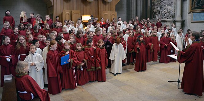 67 Mädchen und 35 Jungen wurden in den Mädchenchor am Dom beziehungsweise in den Knabenchor am Dom "Capella Ludgeriana" aufgenommen.