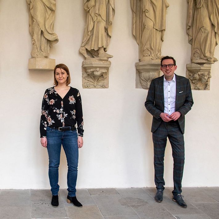 Über den Start des gemeinsam konzipierten Seminars freuen sich (von links) Dompropst Kurt Schulte, Viktoria Weinebeck und Ludger Hiepel.